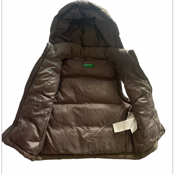 Wholesale lot of 16 premium designer pieces for boys, sizes 6, 7 and 8. - Picture 16 of 16